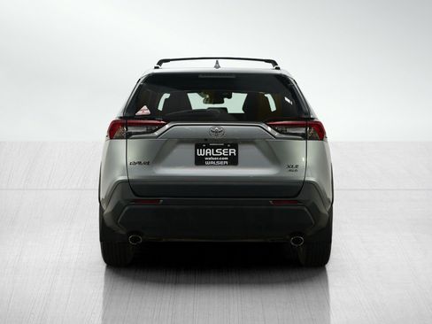 Used 2022 Toyota RAV4 XLE image 4