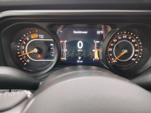 New 2025 Jeep Wrangler Unlimited Rubicon w/ Convenience Group AWD/4WD image 17