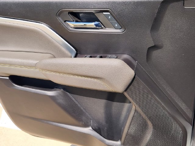 Used 2024 Chevrolet Colorado ZR2 w/ Safety Package AWD/4WD image 23