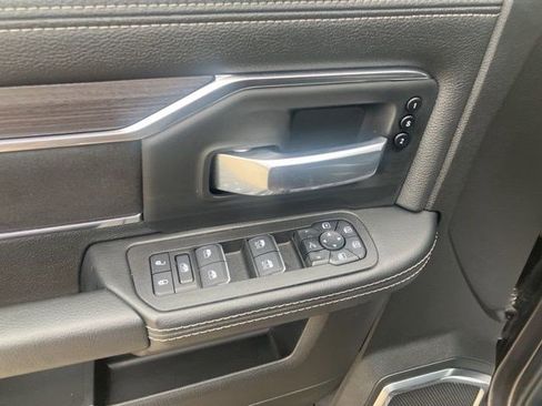 Used 2025 RAM 2500 Laramie AWD/4WD image 11