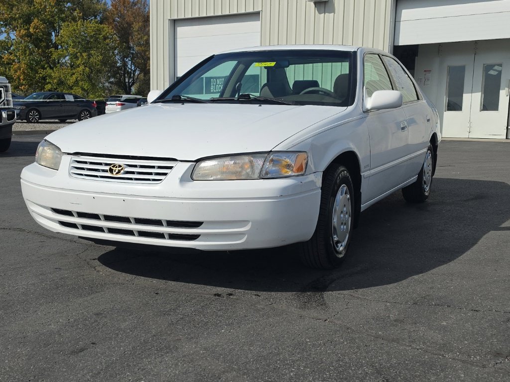 Used 1999 Toyota Camry LE FWD image 3