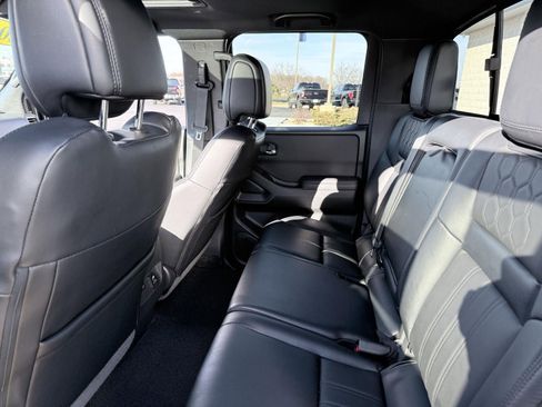 Used 2022 Nissan Frontier PRO-4X image 20