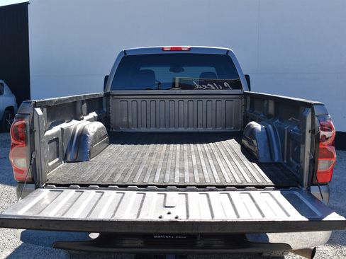 Used 2007 Chevrolet Silverado 2500 LT w/ Heavy-Duty Power Package AWD/4WD image 31