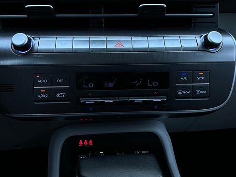 Used 2025 Hyundai Kona SEL image 28