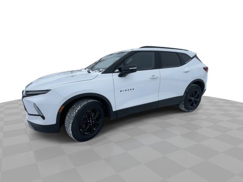 Used 2024 Chevrolet Blazer LT w/ Midnight/Sport Edition image 4