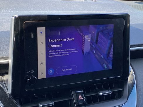 Used 2023 Toyota Corolla Cross XLE image 6