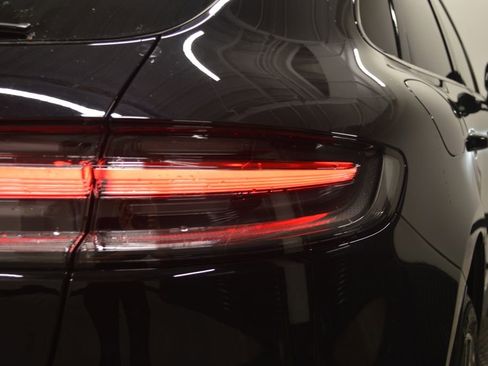 New 2026 Porsche Macan image 10