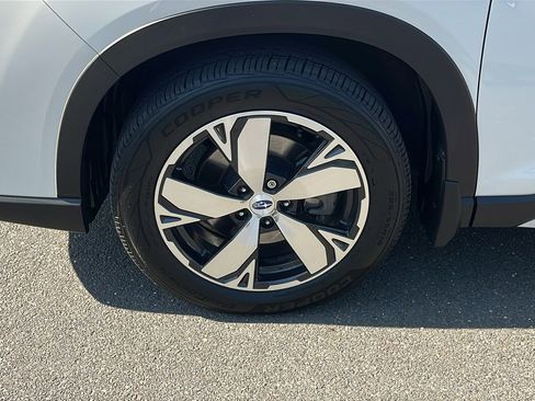 Used 2020 Subaru Forester Touring AWD/4WD image 9