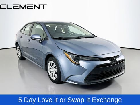 Used 2023 Toyota Corolla LE image 3