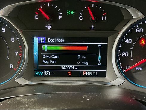 Used 2018 Chevrolet Traverse LT image 18