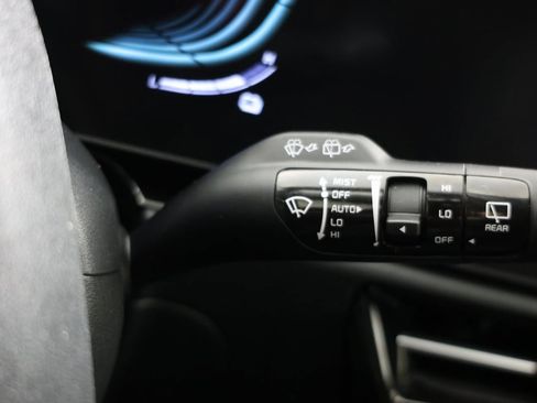 Used 2024 Kia Niro EX image 26