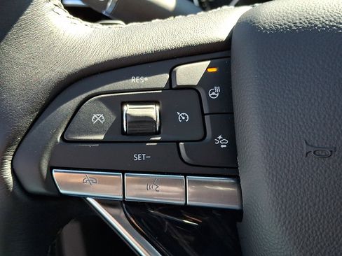 Used 2025 Cadillac XT6 Premium Luxury image 24