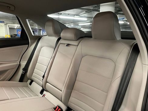 Used 2021 Volkswagen Jetta SE w/ SE Cold Weather Package image 18