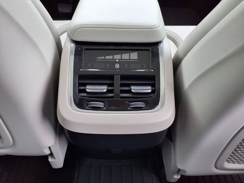 Certified 2023 Volvo XC60 B5 Ultimate w/ Protection Package Premier AWD/4WD image 16
