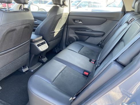 Used 2023 Nissan Ariya FWD image 17