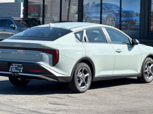 New 2026 Kia K4 FWD image 4