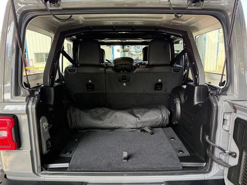Used 2020 Jeep Wrangler Unlimited Rubicon w/ Uconnect 4C Nav & Sound Group AWD/4WD image 7