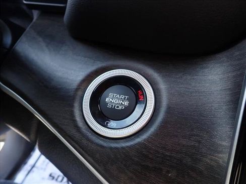 Used 2023 Jeep Grand Cherokee Limited w/ Luxury Tech Group II AWD/4WD image 23