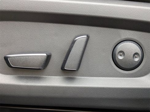 New 2026 Mitsubishi Outlander SE image 21