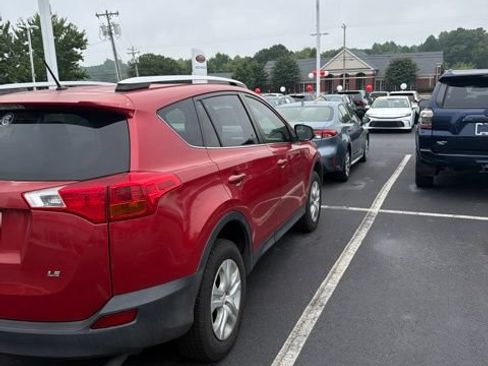 Used 2013 Toyota RAV4 LE FWD image 3