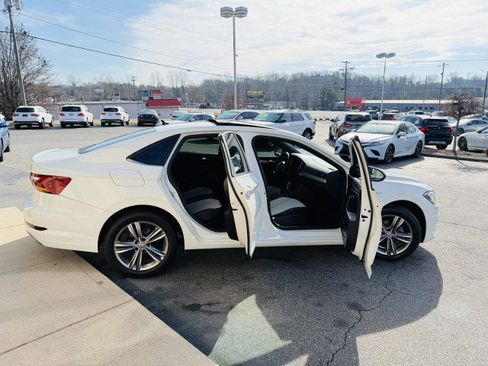Used 2019 Volkswagen Jetta R-Line image 9