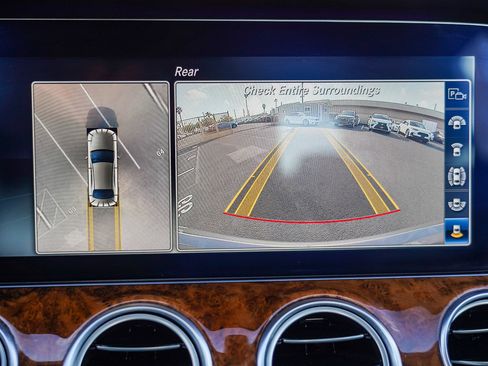 Used 2020 Mercedes-Benz E 350 4MATIC Sedan w/ Parking Assistance Package image 31