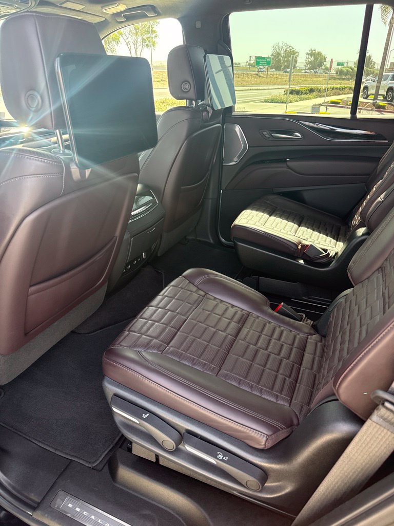 Used 2023 Cadillac Escalade Sport Platinum w/ Heavy-Duty Trailer Package AWD/4WD image 11