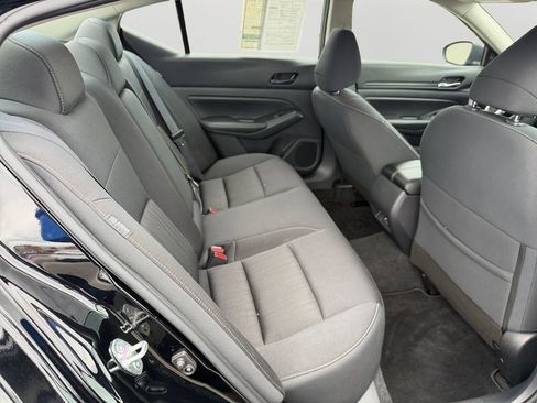 Used 2024 Nissan Altima 2.5 SV FWD image 13