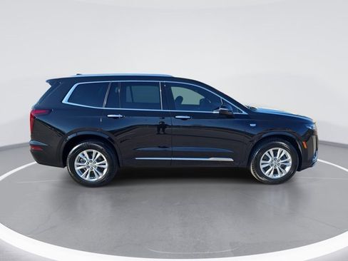 Certified 2024 Cadillac XT6 Luxury image 2