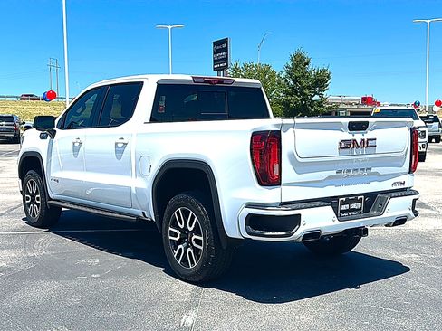 Used 2024 GMC Sierra 1500 AT4 w/ Technology Package AWD/4WD image 6