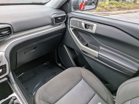 Used 2023 Ford Explorer XLT image 21