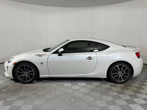 Used 2017 Toyota 86 RWD image 3