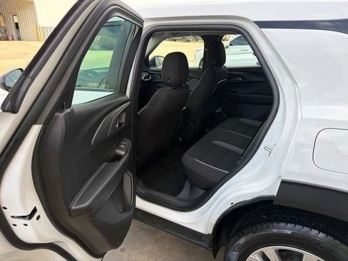 Used 2023 Chevrolet TrailBlazer LS FWD image 17