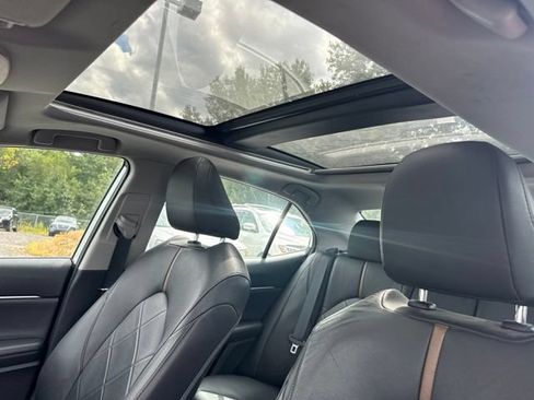 Used 2019 Toyota Camry XLE w/ Navigation Package FWD image 21