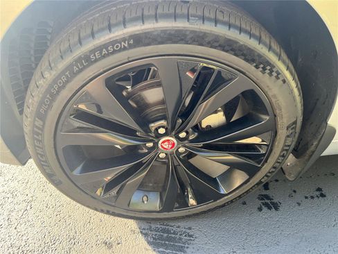 Used 2018 Jaguar F-PACE R-Sport AWD/4WD image 9