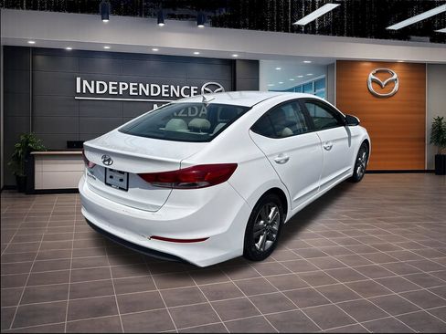 Used 2018 Hyundai Elantra Value Edition FWD image 3