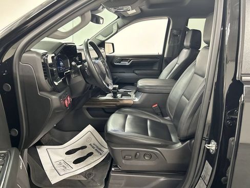 Used 2024 Chevrolet Silverado 1500 RST w/ Redline Edition AWD/4WD image 9