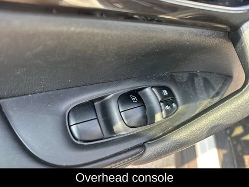 Used 2017 Nissan Rogue S AWD/4WD image 9