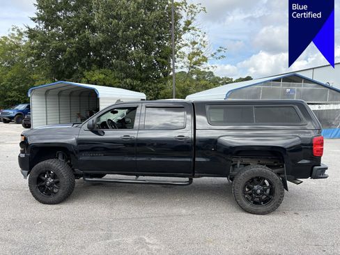 Used 2018 Chevrolet Silverado 1500 Custom w/ Custom Value Package AWD/4WD image 8