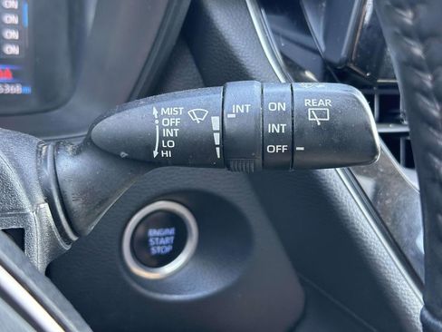 Used 2022 Toyota Corolla Cross LE w/ Moonroof Package AWD/4WD image 19