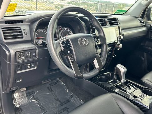 Used 2022 Toyota 4Runner TRD Off-Road Premium AWD/4WD image 7