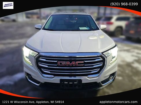 Used 2022 GMC Terrain SLT w/ Infotainment Package II image 3