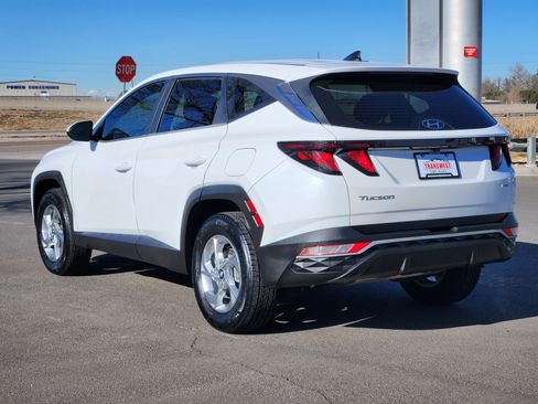 Used 2022 Hyundai Tucson SE image 3