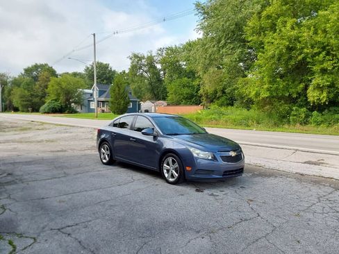 Used 2013 Chevrolet Cruze LT w/ Enhanced Safety Package FWD image 5