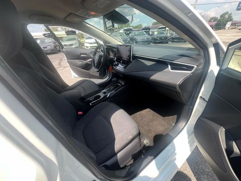 Used 2020 Toyota Corolla LE image 21