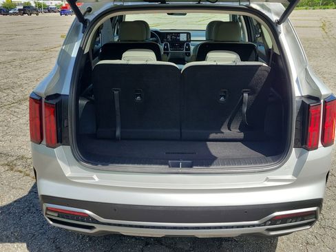 Used 2023 Kia Sorento SX Prestige w/ Panoramic Sunroof Package AWD/4WD image 18