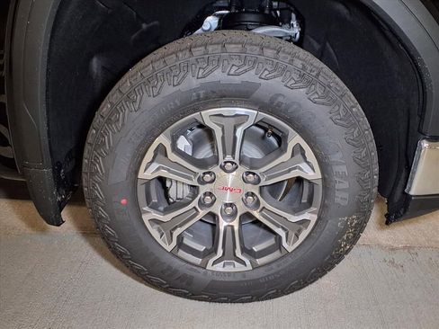 New 2026 GMC Sierra 1500 SLE w/ X31 Off-Road Package image 5