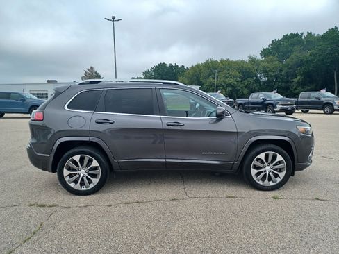 Used 2019 Jeep Cherokee Overland w/ Technology Group AWD/4WD image 6