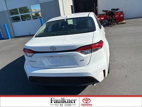 Used 2023 Toyota Corolla LE w/ Carpet Mat Package (TMS) FWD image 11