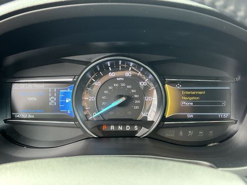 Used 2018 Ford Explorer XLT w/ Equipment Group 202A AWD/4WD image 17